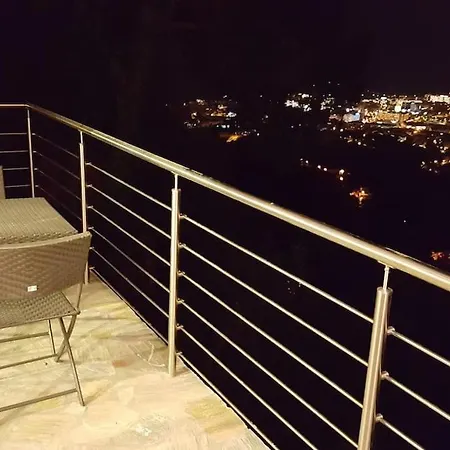 Lloret De Mar, Casa Arjane * يوريت دي مار